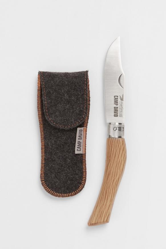 Taschenmesser mit Eichenholzgriff und Filzhülle